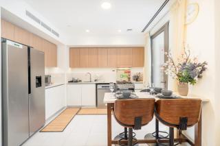 Exceptional 4 Bedroom Villa Perfect for Everyone - Dubai - 1