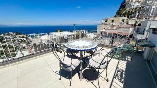 Rooftop Luxury Suite by CapriRooms - Capri - 9