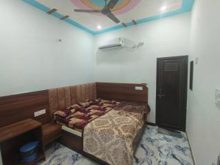 Singh shab hotel and marrige palace - Orchha - 8
