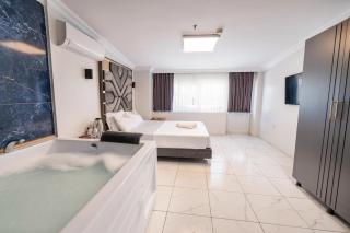 Highway 34 Hotel - 3