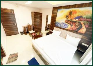 All BALCONY Rooms HOTEL # R # R Puri, Near Sea Beach and Jagannath Temple , Fully Air Conditioning Rooms, Restaurant- Lift and Parking Facilities - - A Luxuary Hotel In Puri - Puri - 7