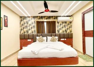 HOTEL YASHA!SAVI Near Sea Beach And Jagannath Temple - Free Wifi- Lift and Parking Facilities - Fully Air Conditioning Room & Luxuary Rooms - A Top Rated Hotel In Puri - Puri - 9