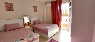 شاليه رائع ارضى بحديقه خاصه بقريه مارسيليا 1 - 1