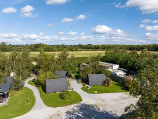 The Little Hide - Adult Only Camping Pods - Wigginton - 2