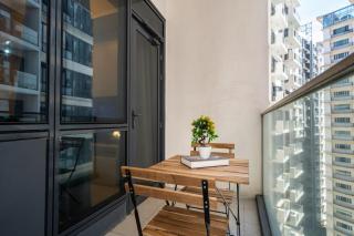 Florence Mc Kinley Spacious 2 Bedroom, 2 balcony nr Mall, T3 airport - Manila - 9