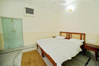 Shree Krishna Bhakti Ashram - Vrindāvan - 5