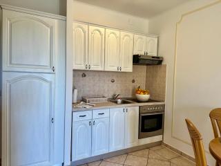 Colonia Apartments - 8