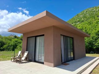 Hidden Valley Cabin - Risan - 0