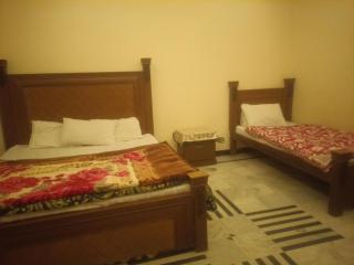 Lux Continental Guest House - Islamabad - 3