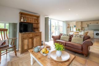 East Green Farm Cottages - The Dairy - Saxmundham - 2