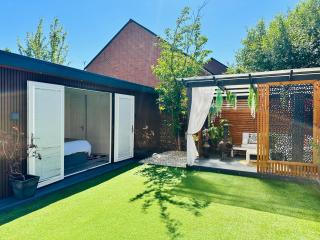 MeeZee Pearl Double Bed Lodge With Free Parking - 5