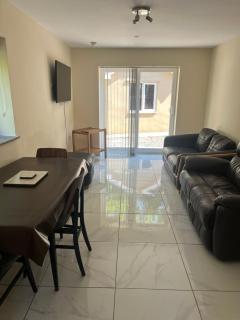 Castell Cottages Central with Parking - 8