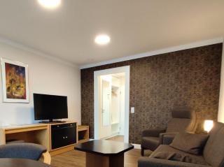 Garni Hotel & Ferienwohnungen Seeschlößchen - 1