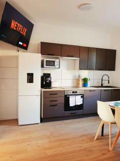 Luvonio Apartments - modern & zentral mit WLAN, 55 Zoll Smart TV & DeLonghi Kaffeeautomat - Magdeburgo - 3