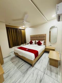 Hotel BK Palace AC Rooms - Vadodara - 7