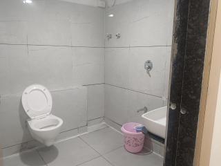 Hotel BK Palace AC Rooms - Vadodara - 4