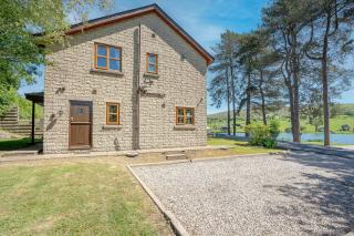 Pendle View Gatehouse Lakeside Stay - Pendleton - 1