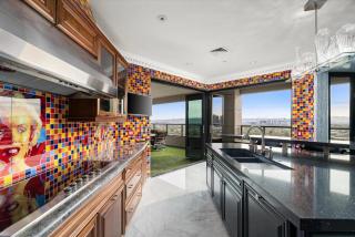 Step Inside And Rise Above The Phoenix Skyline - Phoenix - 8
