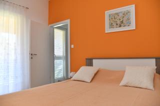 Apartments Mandalena with terrace, 1 min walk to the beach - Supetar - 1