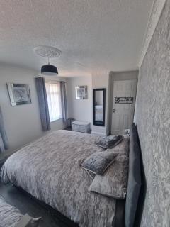 Rise at the International Wall Belfast - 5