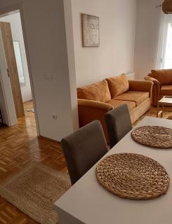 City Charm Apartment -Cozy Stay in City Center - 3