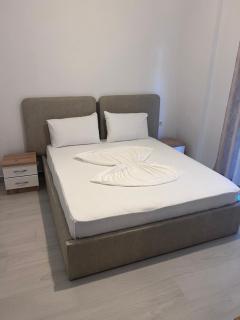 Klevis Apartments - Polisi i Vogël - 9
