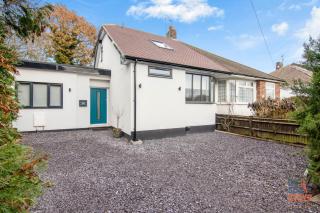 OnSiteStays New Large modern 4 bed, Parking, Wifi, 2 x Bathroom - 9