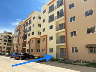 1st floor 3 Bedrm 2 Baths AC Condo near airport - El Paredón - 4