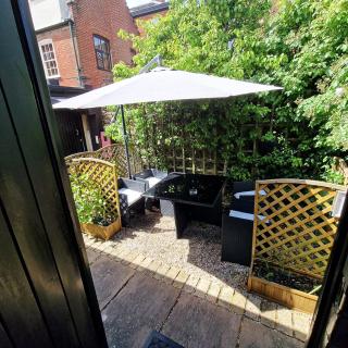 Ground-floor 2-br 2-shower Room, Patio & Parking - 8