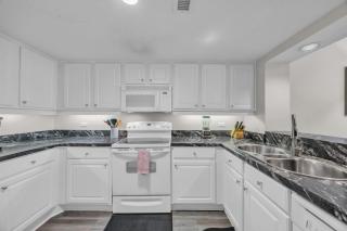 Oceanfront Condo Huge Pools Top Rated Ocean Creek Resort - Myrtle Beach - 3