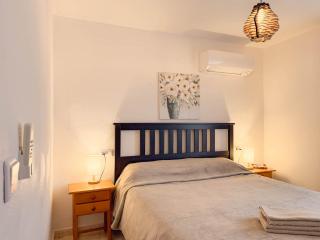 Marino Home - 2BR Retreat w Patio & Swimming pool - Torrevieja - 4