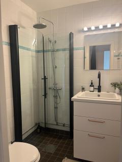 Eagles Nest, A Guest Suite by the lake - 2