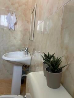 Guest House by Roni - Durrës - 4