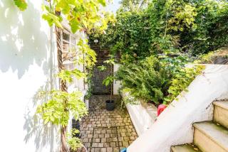 Charming 2 Bedroom Apartment in Kentish Town - 5