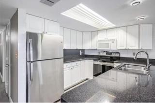 Relaxing Beachside Condo with Pool in Indian Shores! - Clearwater Beach - 3