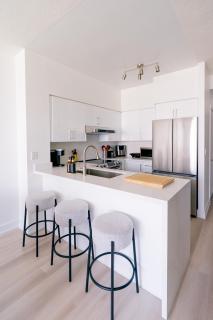 CN Luxury Suites - Complementary Parking - Save on MONTHLY STAYS - 4