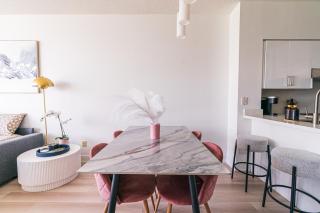 CN Luxury Suites - Complementary Parking - Save on MONTHLY STAYS - 1