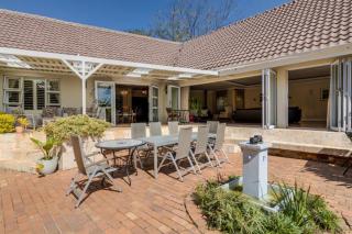 Modern 4-bedroom house with pool, ultra-secure - Joanesburgo - 3
