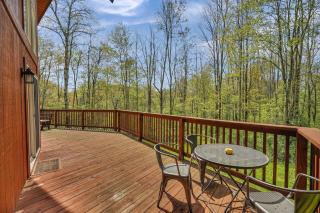 Secluded 3BR Home Fire Pit Covered Deck - Salamanca - 2