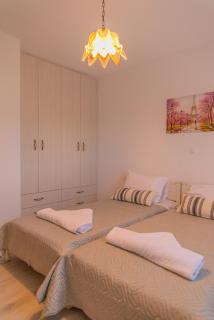 Varidi Farm House - - 6