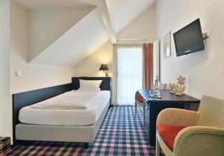 Landhaushotel Hof Wasserkuppe - Poppenhausen - 4
