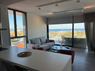 Luxury Seaview Palm Beach Apartment - Larnaca - 5