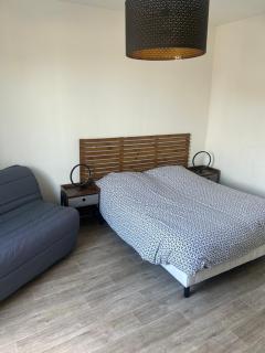 Le famillial , 2 chambres doubles lits faits et serviettes de toilette fournies Avec parking PRIVE 1 VOITURE, NETFLIX, DISNEY PLUS DISPONIBLE - Dieppe - 9