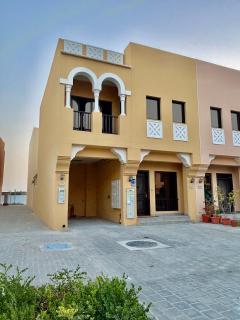 Charming Villa In Hydra Village Between Dxb & Ad - Abu Dhabi - 0