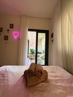Colorful Vibes&Jacuzzi Nights Sunny Escapes Cyprus - Polis Chrysochous - 4