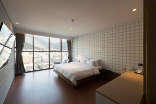 Hound Hotel Changwon Jinhae - 7