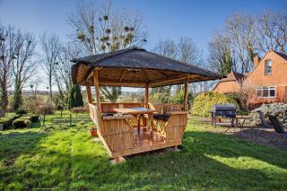 Old School House-2 bedrooms-sleeps 4 large garden - Ledbury - 4