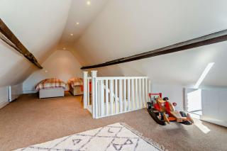 Old School House-2 bedrooms-sleeps 4 large garden - Ledbury - 1
