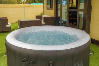 Jasmine Retreat - Modern 2BR Home with Private Jacuzzi Near the Beach - Paralimni - 9