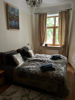 Central Boutique 4-Bedroom Flat - 7